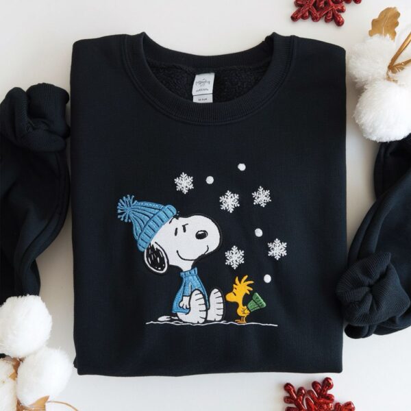 Ctue Snoopy Dog Snow Winter Embroidered Sweatshirt